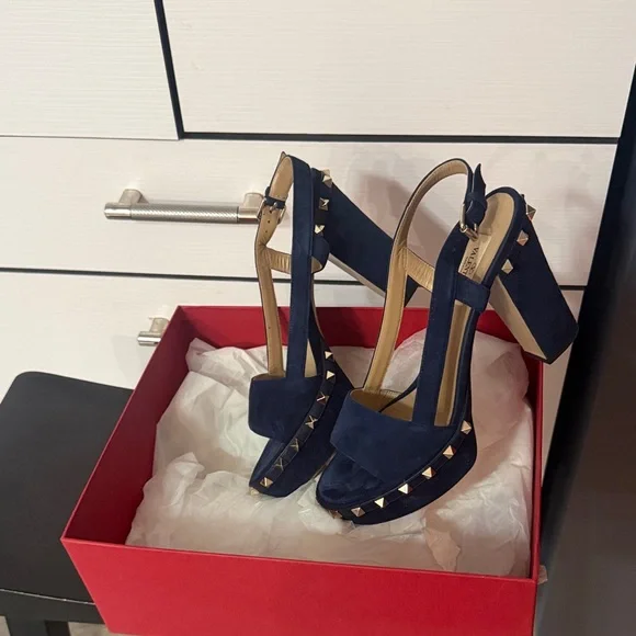 Valentino Garavani Navy Blue Studded Heels - Picture 1 of 7